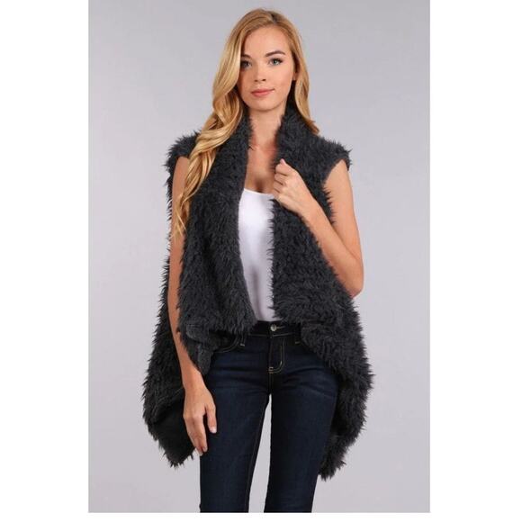 Women's L/XL Draped Chunky Faux Fur Vest Black Fall Winter Boutique - Picture 1 of 7